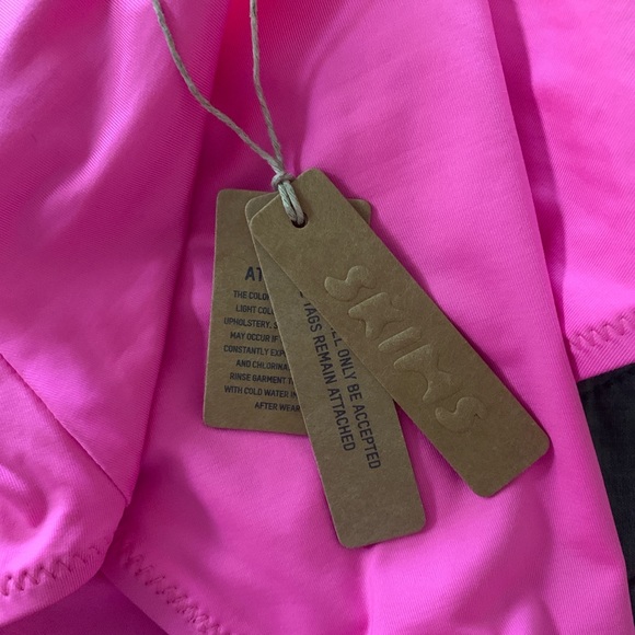 Skims Swimsuit - Picture 4 of 4